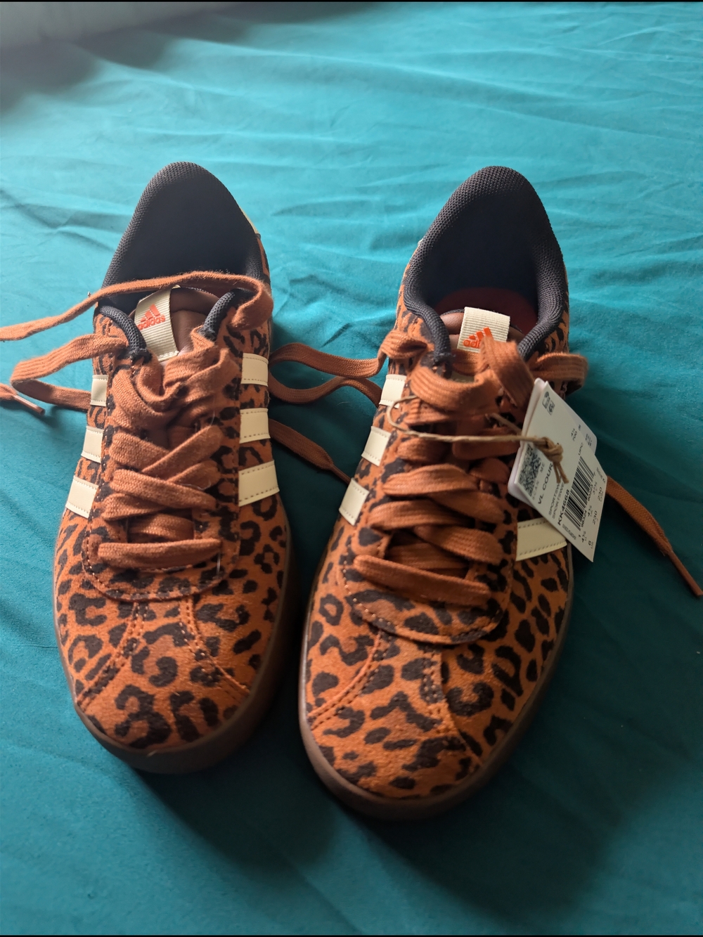NWT Adidas Leopard VL Court 3.0 Sneakers - Picture 2 of 7